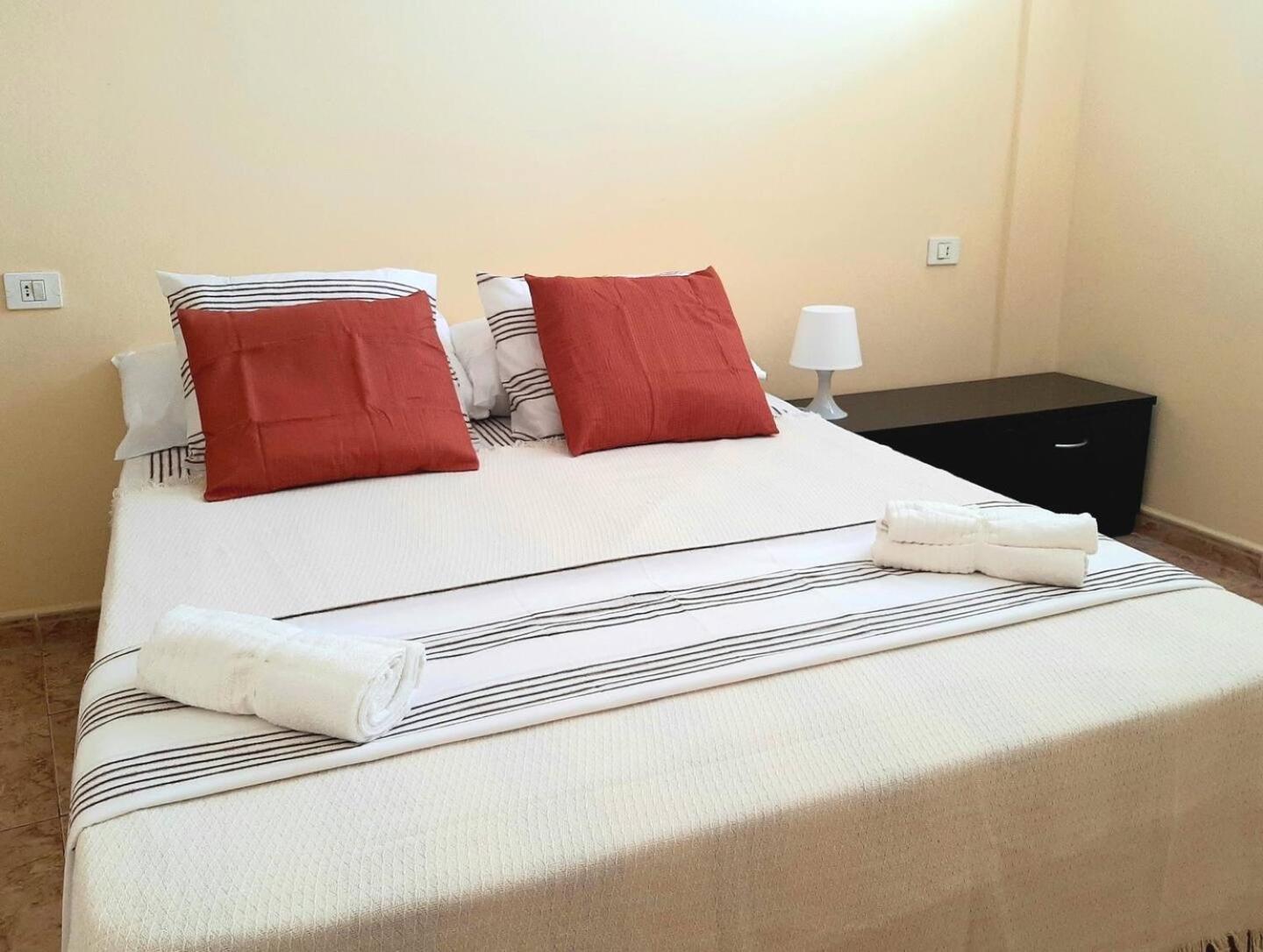 Perfectly Located Apartment With Pool Playa de las Americas  Ngoại thất bức ảnh